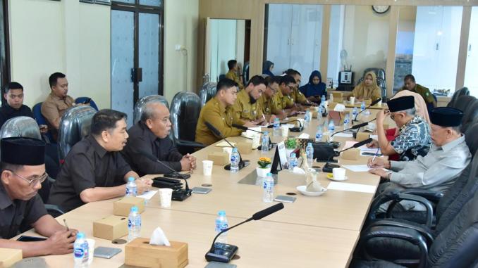Img_25-10-01_11-50-07-441 BPD Sukamaju menegaskan temuan pengelolaan dana desa di hadapan Komisi I DPRD Bengkalis.