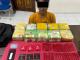 Petugas Ditresnarkoba Polda Riau memperlihatkan barang bukti sabu seberat 10 kilogram hasil tangkapan di Dumai.