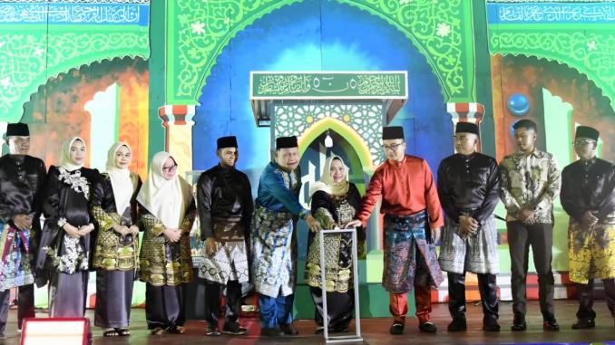 Img_25-10-27_09-07-00-855 Bupati Bengkalis Kasmarni membuka MTQ ke-57 Kecamatan Bengkalis di halaman Kantor Camat Bengkalis.