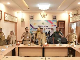 Wakil Bupati Bengkalis mengikuti rapat koordinasi pengendalian inflasi secara hybrid.