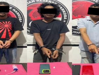 Tiga tersangka kasus sabu yang ditangkap Satresnarkoba Polres Bengkalis.