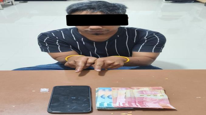 Polsek Mandau menangkap tersangka peredaran sabu di Bathin Solapan, Bengkalis.