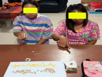 Dua perempuan tersangka kasus ekstasi diamankan di Mandau Bengkalis.