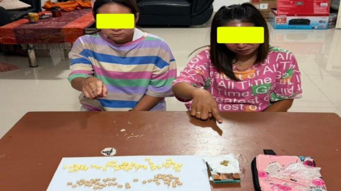 Dua perempuan tersangka kasus ekstasi diamankan di Mandau Bengkalis.