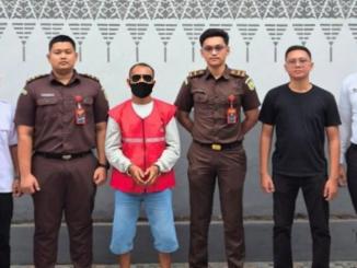 Terpidana korupsi lahan HPT Bengkalis Surya Putra ditangkap tim intelijen Kejari Bengkalis setelah buron empat tahun.