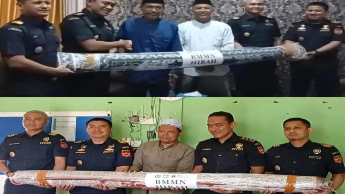 Penyerahan hibah karpet barang sitaan Bea Cukai Bengkalis kepada pesantren.