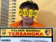 Penangkapan seorang pria oleh polisi dengan tangan diborgol di kantor kepolisian.