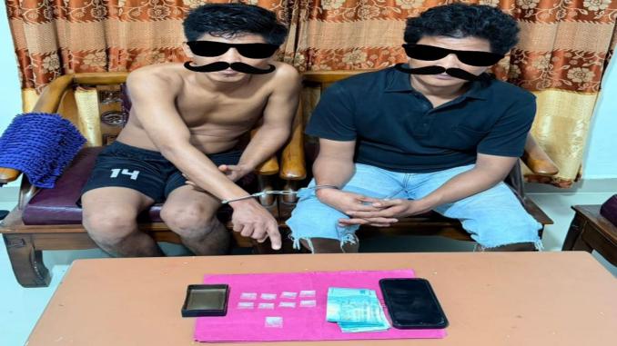 Polisi mengamankan dua tersangka kasus narkotika di Polsek Mandau, Bengkalis.