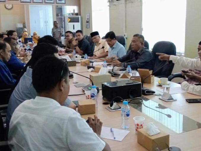 DPRD Bengkalis menekan PDAM Tirta Terubuk agar segera menyelesaikan gangguan distribusi air bersih dalam tiga bulan.