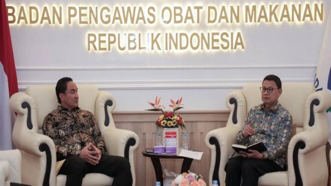 Pimpinan Badan Narkotika Nasional dan Badan Pengawas Obat dan Makanan berdiskusi dalam pertemuan di Jakarta.
