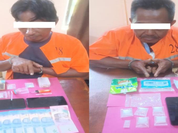 Polisi menunjukkan barang bukti sabu hasil penangkapan di Siak Kecil.