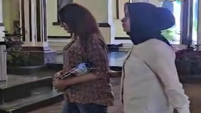 Polisi mengamankan finalis Puteri Indonesia tersangka malapraktik di Pekanbaru.