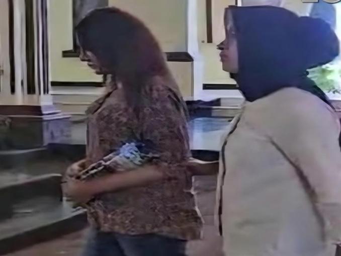 Polisi mengamankan finalis Puteri Indonesia tersangka malapraktik di Pekanbaru.