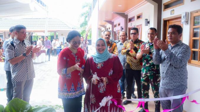 Peresmian Defa Kostel.