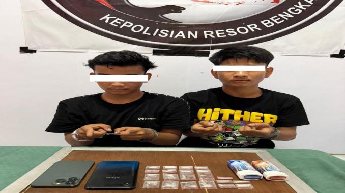 Polres Bengkalis membongkar jaringan narkoba Bengkalis di Kecamatan Mandau dan menangkap dua pelaku.