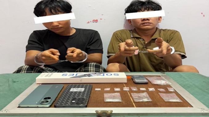 Petugas Satresnarkoba Polres Bengkalis menangkap dua pemuda terkait kasus sabu di Kecamatan Mandau.