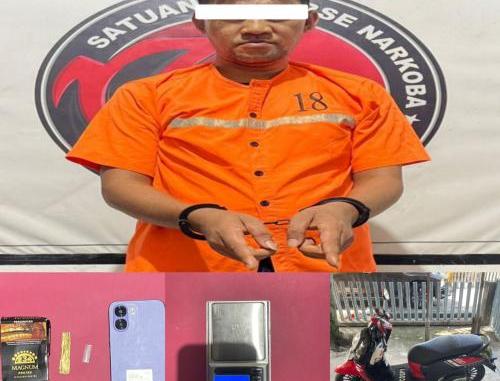 Petugas Satresnarkoba Polres Bengkalis mengamankan terduga pelaku narkotika di Jalan Sri Pulau.