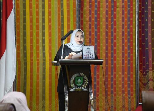 Kasmarni menyampaikan Ranperda Pertanggungjawaban APBD 2025 dalam rapat paripurna DPRD Bengkalis.