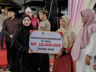 Bupati Bengkalis Kasmarni mengajak masyarakat memaknai Tahun Baru Islam sebagai momentum hijrah dan memperkuat persatuan saat Tabligh Akbar di Mandau.