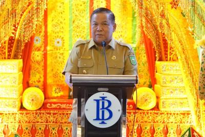 Plt Gubernur Riau SF Hariyanto melepas Tim Ekspedisi Rupiah Berdaulat 2026 di Pekanbaru untuk mendistribusikan uang rupiah layak edar ke wilayah 3T.