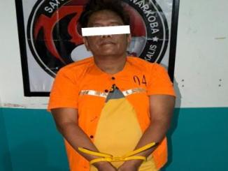 Petugas Satres Narkoba Polres Bengkalis mengamankan tersangka DPO narkoba beserta barang bukti dua paket sabu di Bathin Solapan.