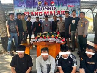 Polisi menunjukkan barang bukti sabu, ekstasi, dan cartridge Etomidate hasil pengungkapan narkotika di Bengkalis.