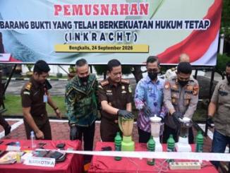 Kejaksaan Negeri Bengkalis memusnahkan barang bukti dari 71 perkara yang telah inkrah