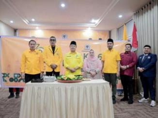 Bupati Bengkalis Hj. Kasmarni memberikan sambutan pada pembukaan Musda XI DPD Partai Golkar di Duri.