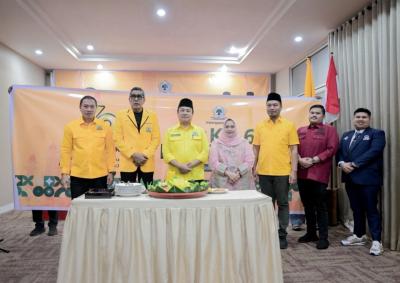 Bupati Bengkalis Hj. Kasmarni memberikan sambutan pada pembukaan Musda XI DPD Partai Golkar di Duri.