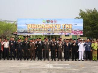 Kapolres Bengkalis bersama jajaran TNI, Polri dan Forkopimda dalam peringatan HUT ke-81 TNI