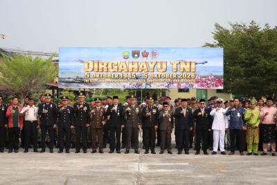 Kapolres Bengkalis bersama jajaran TNI, Polri dan Forkopimda dalam peringatan HUT ke-81 TNI